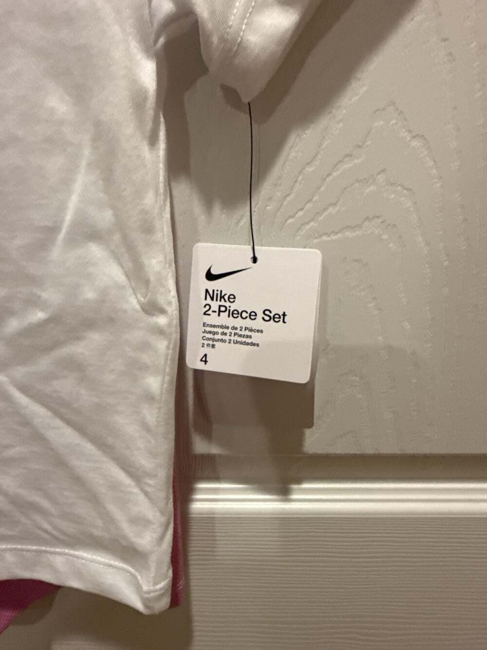 Nike Girls Swoosh Ribbon Graphic T-Shirt and Shorts 2-Piece Set minor blemishes - Picture 3 of 8